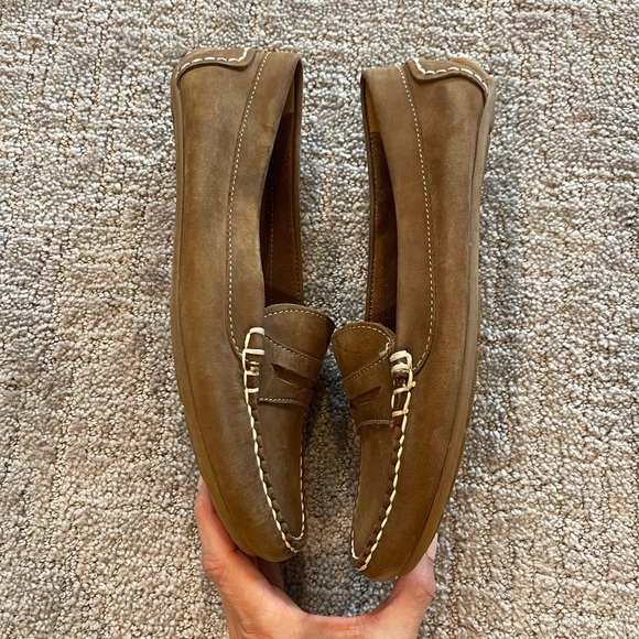 Minnetonka Men’s Tan Suede Loafers, Slip On, Stitching Detail, Comfort, Size 8.5 - Picture 3 of 14